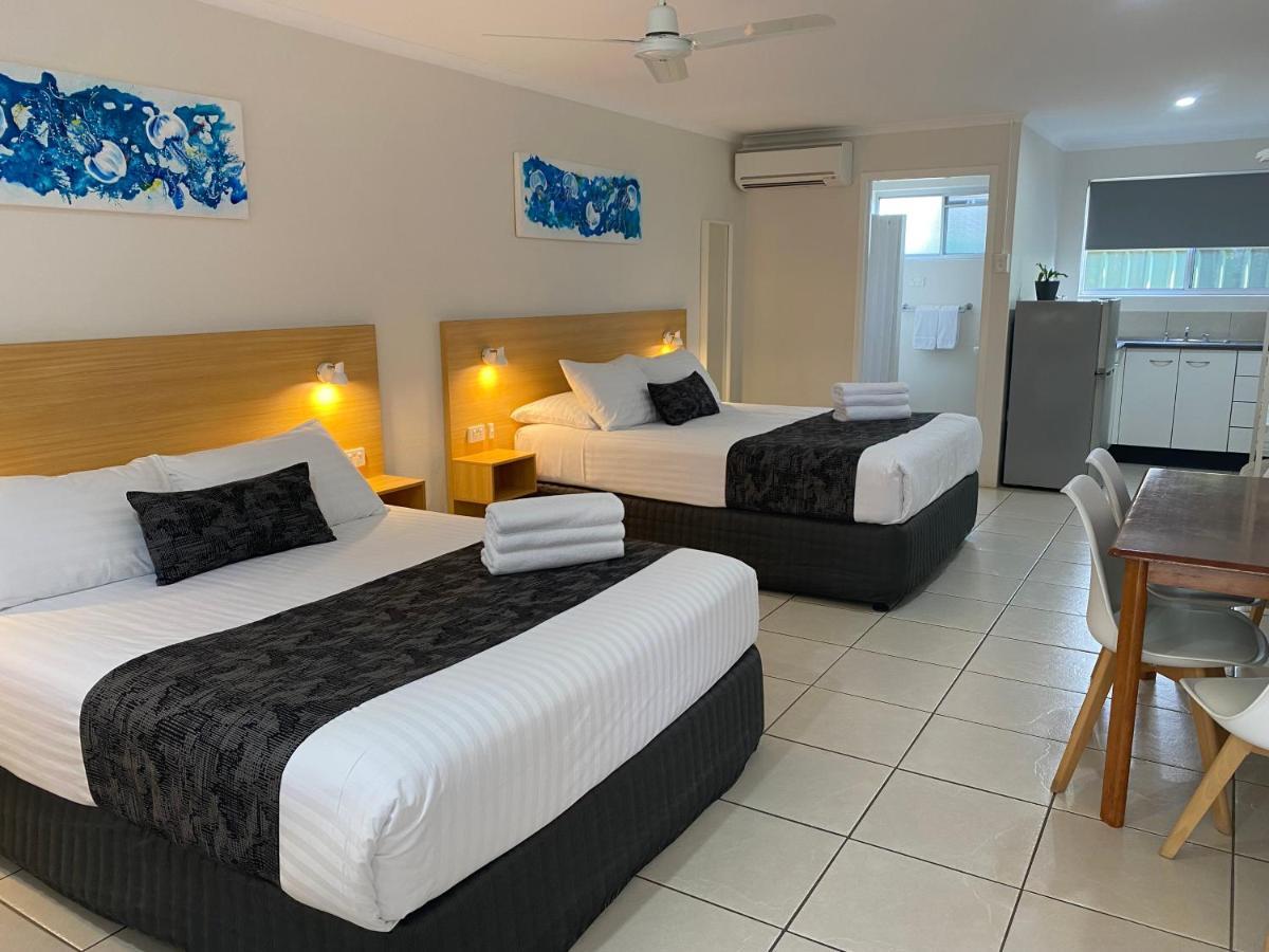 Tin Can Bay Motel Extérieur photo