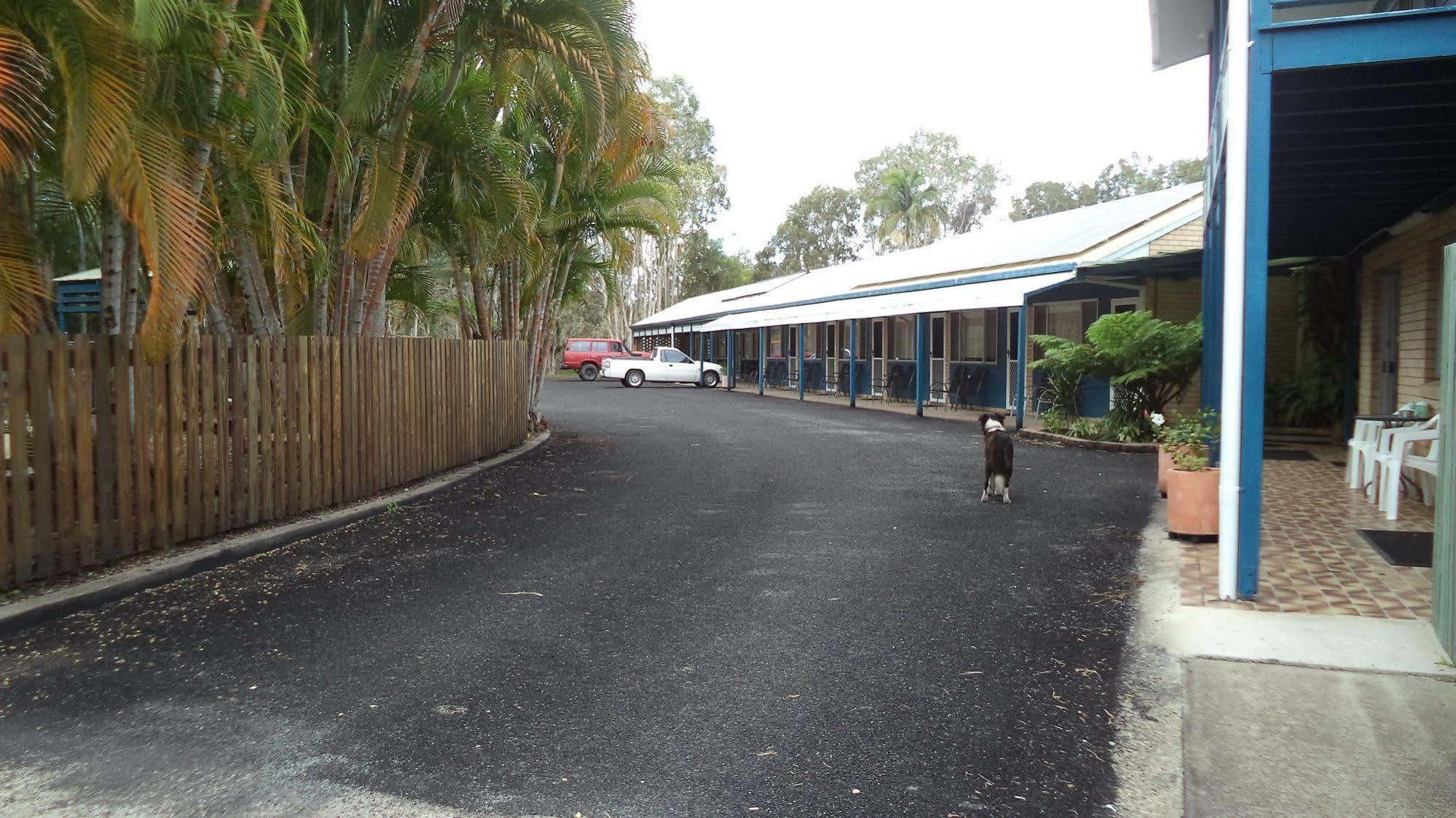 Tin Can Bay Motel Extérieur photo