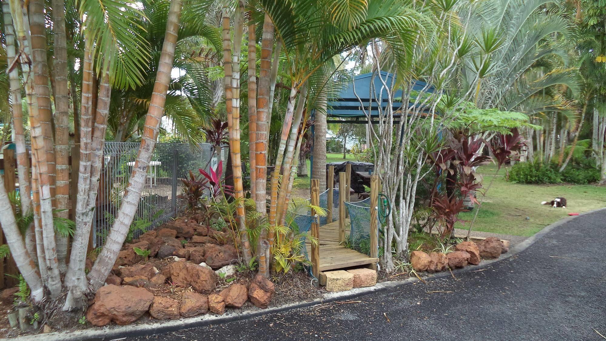 Tin Can Bay Motel Extérieur photo