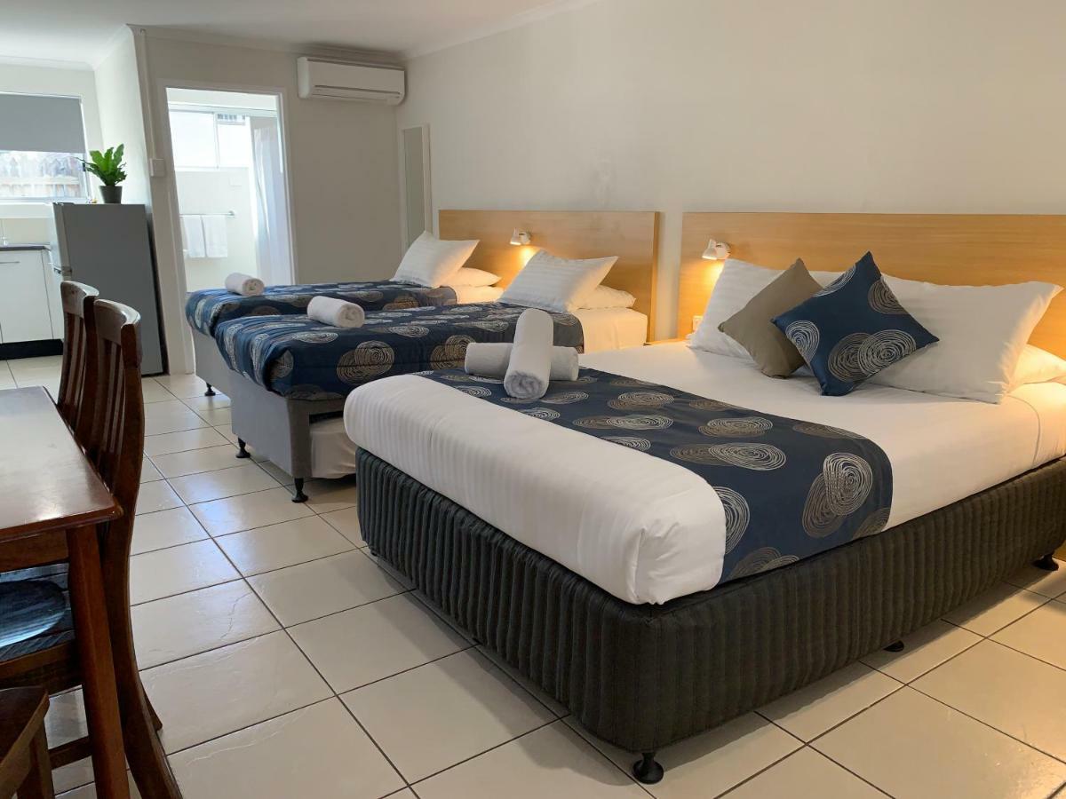 Tin Can Bay Motel Extérieur photo
